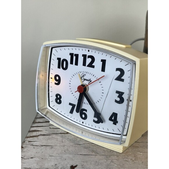 Vintage Equity 33100 Electric Analog Alarm Clock with White Case / Working - Picture 7 of 9
